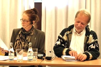 Catarina Agrell och Kaj Nordquist vid ordförandebordet.