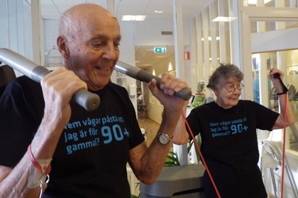 Två 90-plussare tävlar på gymmet i Sickla.